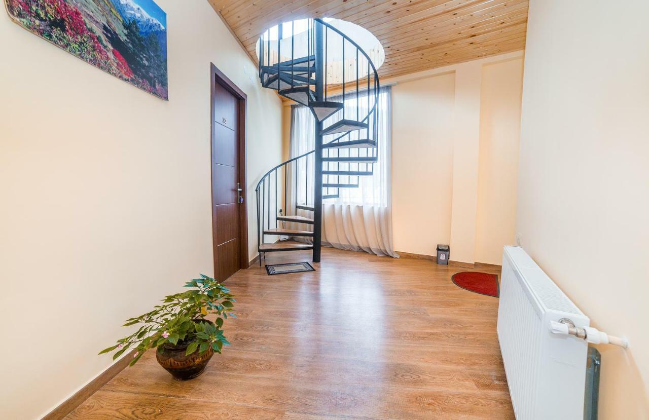 Hotel Gallery Mestia Ngoại thất bức ảnh